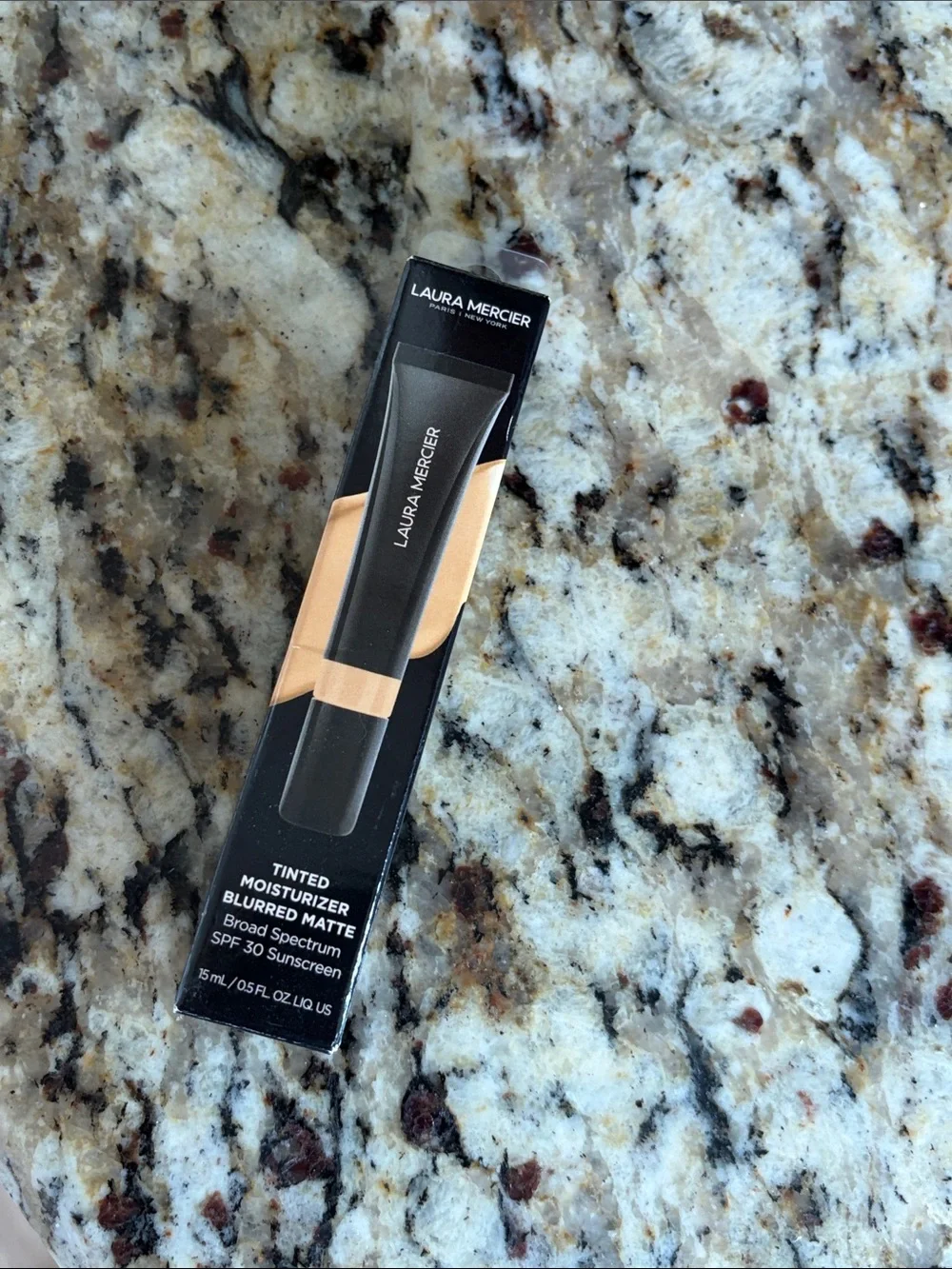 ♥️👍Laura Mercier Blurred Matte Maple 2N Tinted Moisturizer
